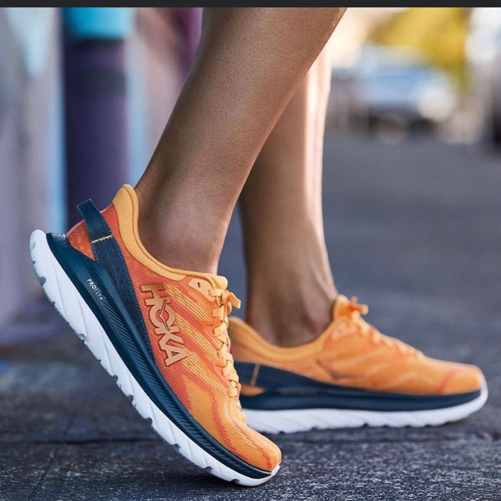 Hoka women’s Hoka Mach Supersonic size 6.5  orange shoes running sneakers